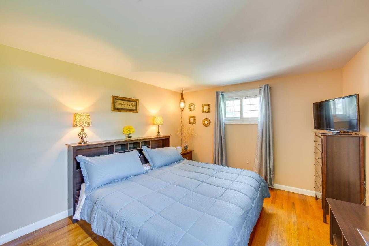 Charming 10 Mi To Downtown Lancaster! Сasa de vacaciones Leola