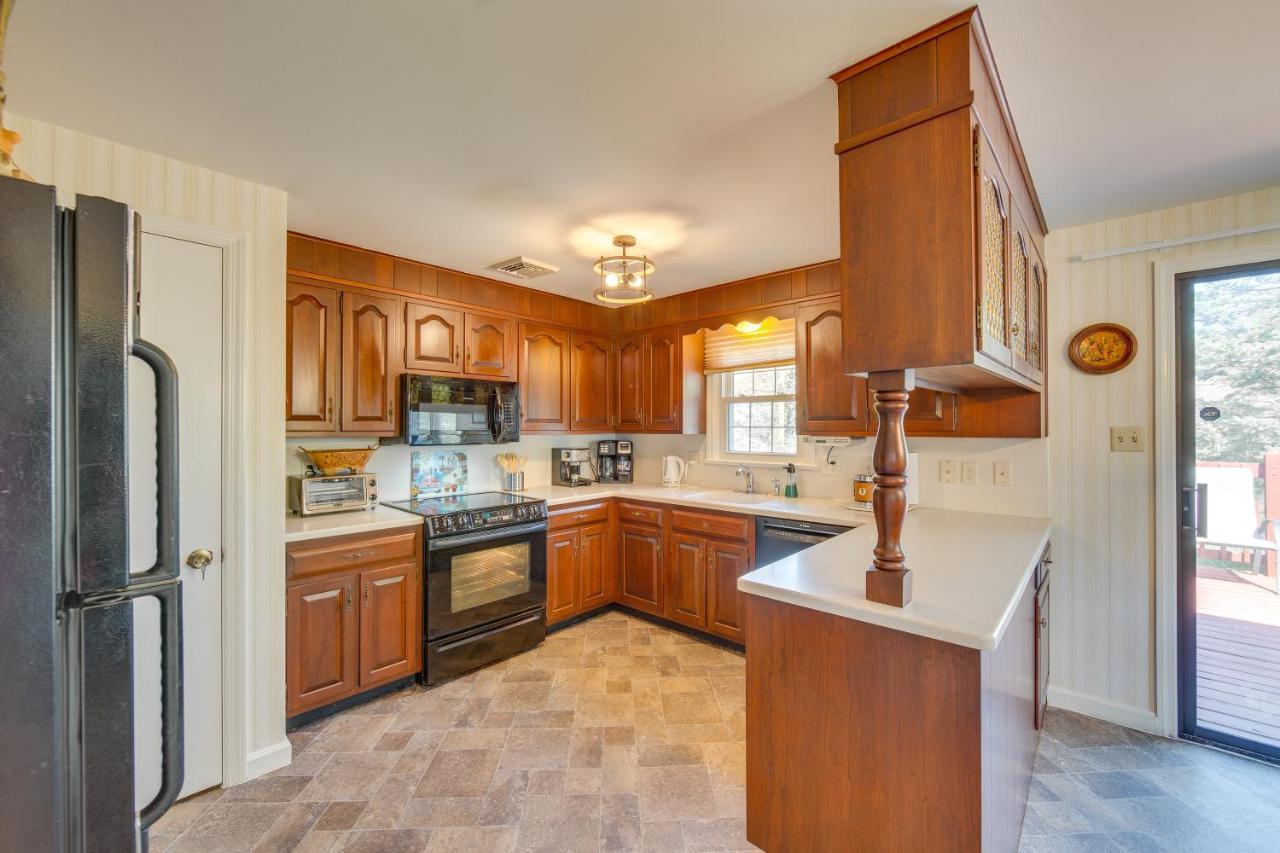 Charming 10 Mi To Downtown Lancaster! Leola